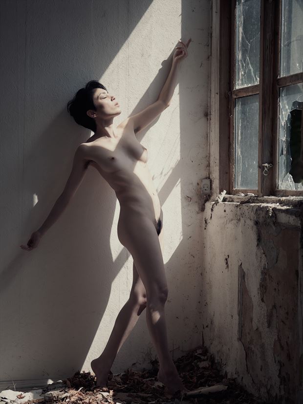 artistic nude natural light photo by photographer patriks