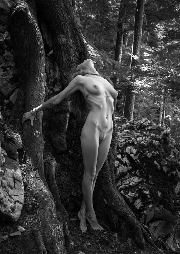 artistic nude nature artwork by photographer lomobox