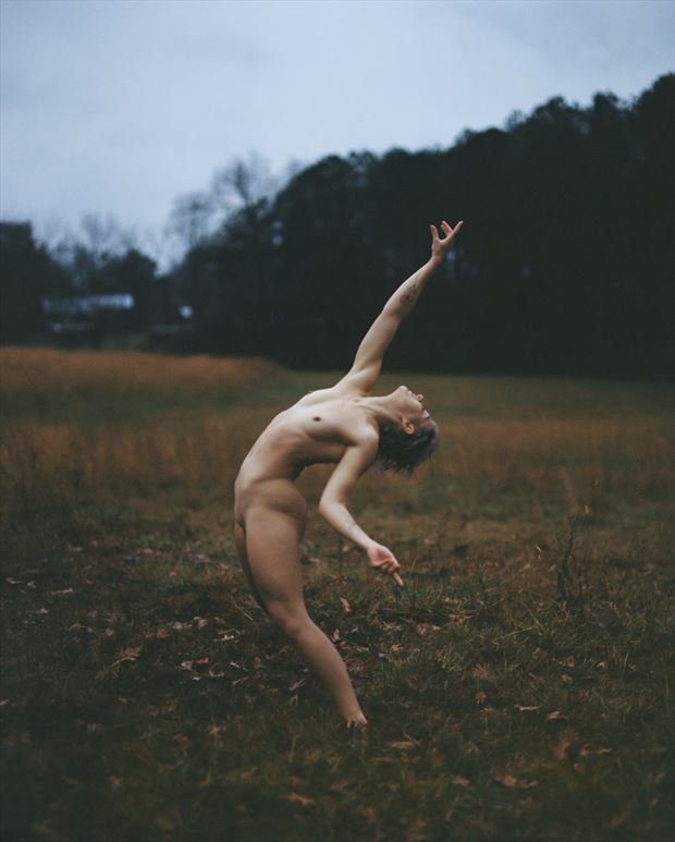 artistic nude nature photo by model izzy diaz
