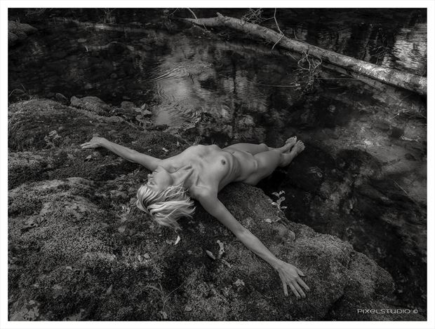 artistic nude nature photo by model lanatrelana