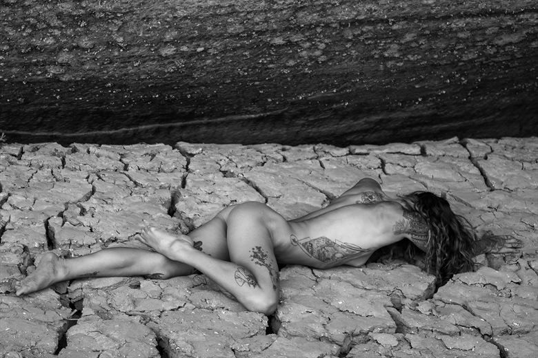 artistic nude nature photo by photographer lonnie tate