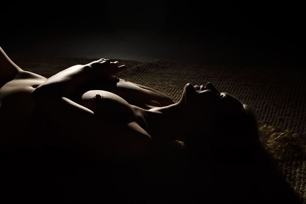 artistic nude photo by photographer adambroniarz