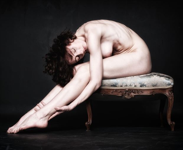 artistic nude photo by photographer bernard r