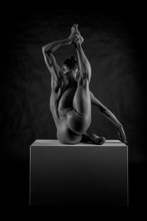 artistic nude photo by photographer b%C3%B8nne