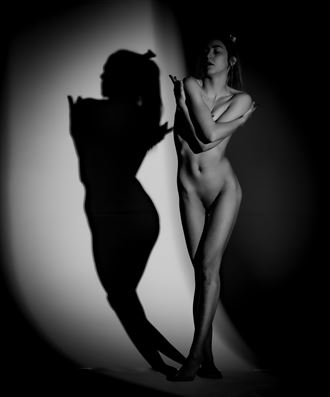 artistic nude photo by photographer gordon david