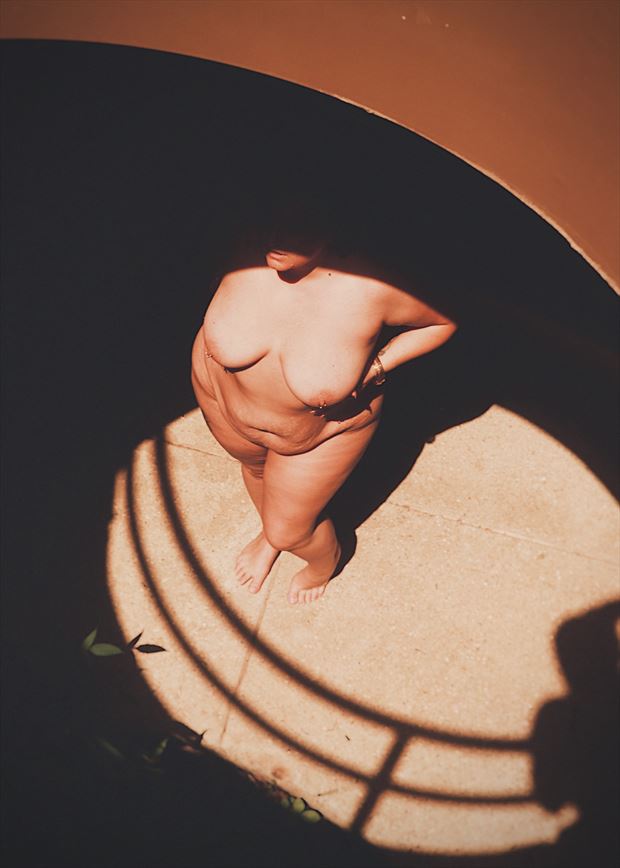 artistic nude photo by photographer grey johnson