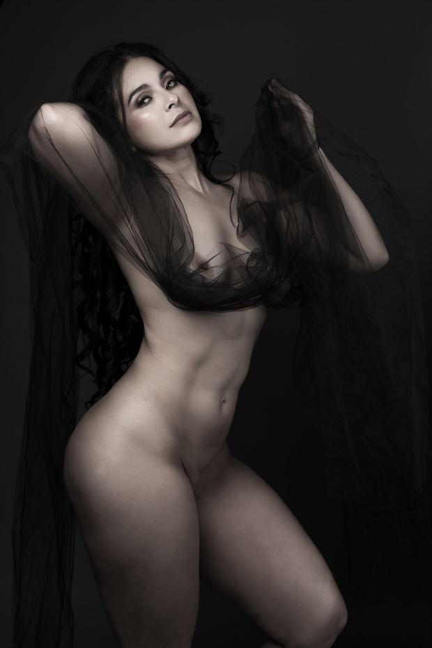 artistic nude photo by photographer jose luis guiulfo