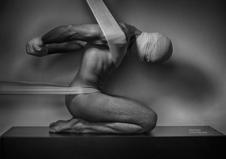 artistic nude photo by photographer milanocz