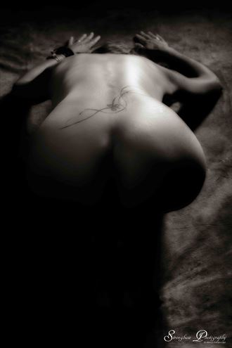 artistic nude photo by photographer strongbase photography