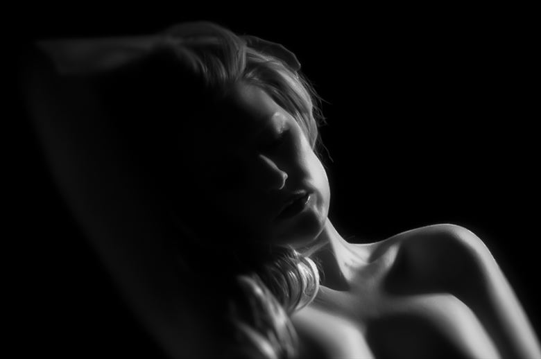 artistic nude photo by photographer thomas lee photography