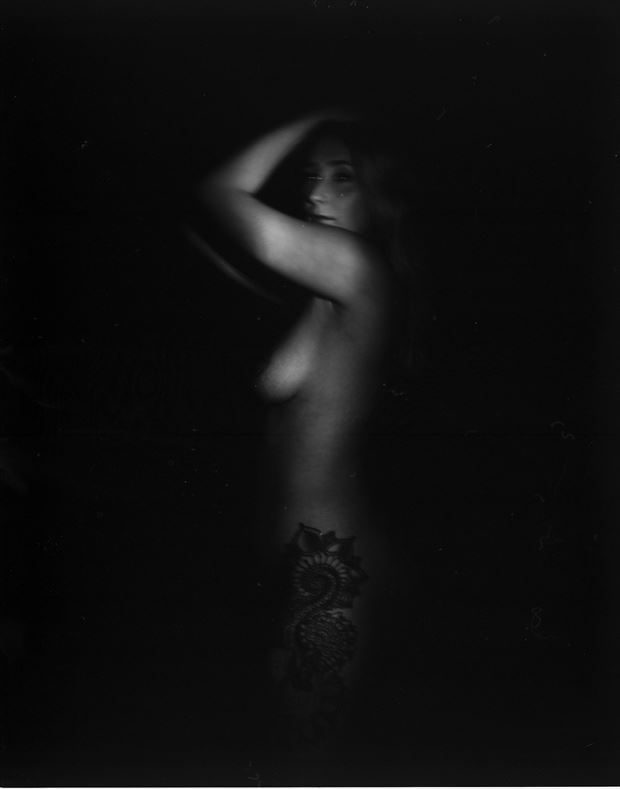 artistic nude photo by photographer trond kjetil holst