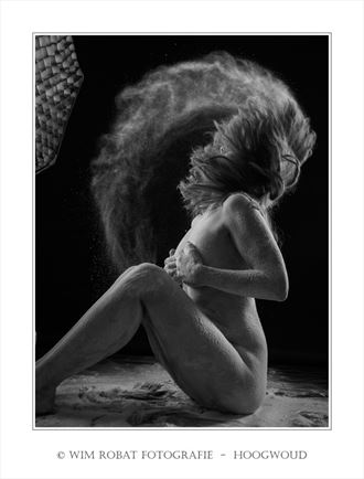 artistic nude photo by photographer wim robat