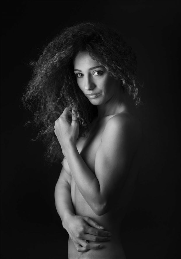 artistic nude portrait artwork by photographer guy carnegie