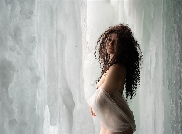 artistic nude portrait photo by photographer bogdan marin
