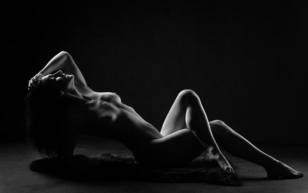 artistic nude sensual photo by model dahliahrevelry 