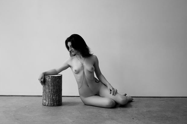 artistic nude sensual photo by model dahliahrevelry 