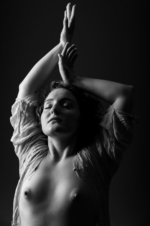 artistic nude sensual photo by model ophelia elysian