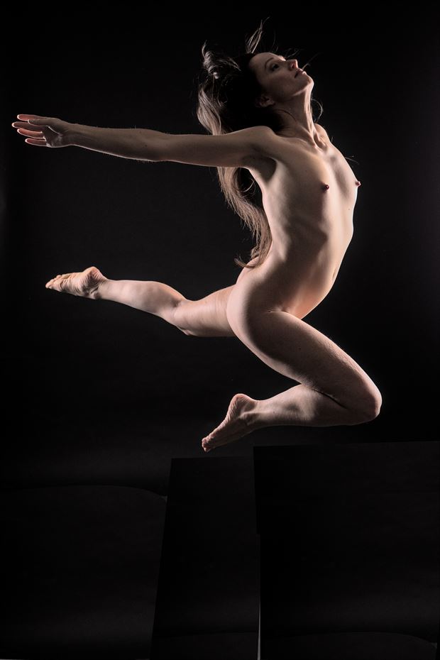 artistic nude sensual photo by photographer andrew greig