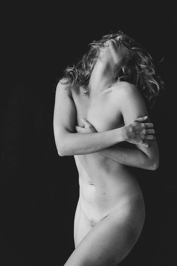 artistic nude sensual photo by photographer luxxlens