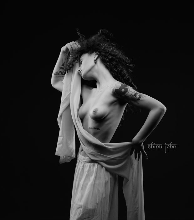 artistic nude sensual photo by photographer shinu john