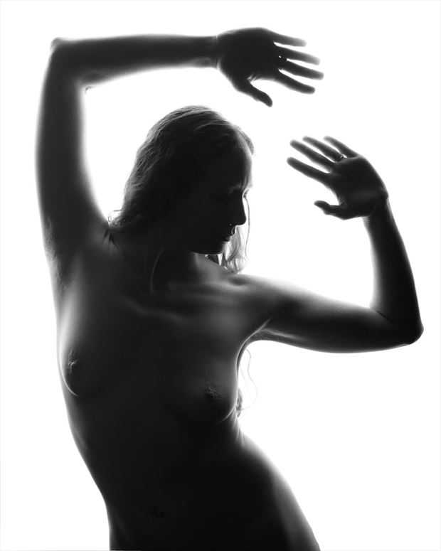 artistic nude silhouette photo by model xaina fairy