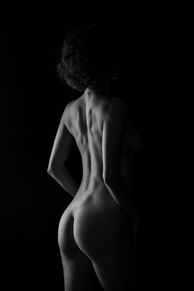 artistic nude silhouette photo by photographer gabriela kipreos