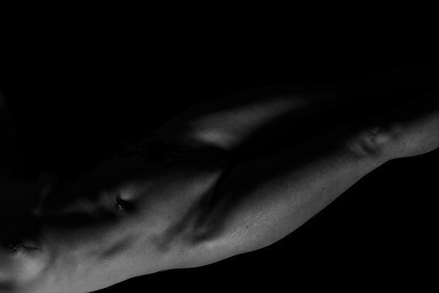 artistic nude silhouette photo by photographer mattplumbphotography