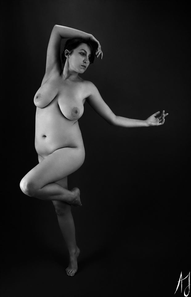 artistic nude studio lighting photo by model amaranthisme