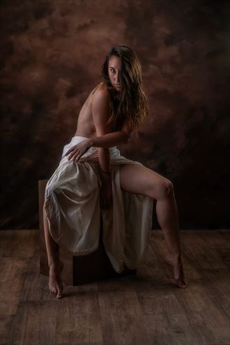 artistic nude studio lighting photo by model iris suarez