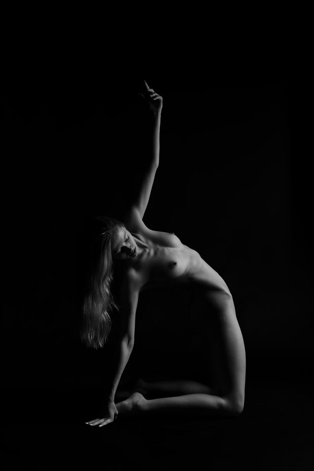 artistic nude studio lighting photo by photographer artsy_af_photography