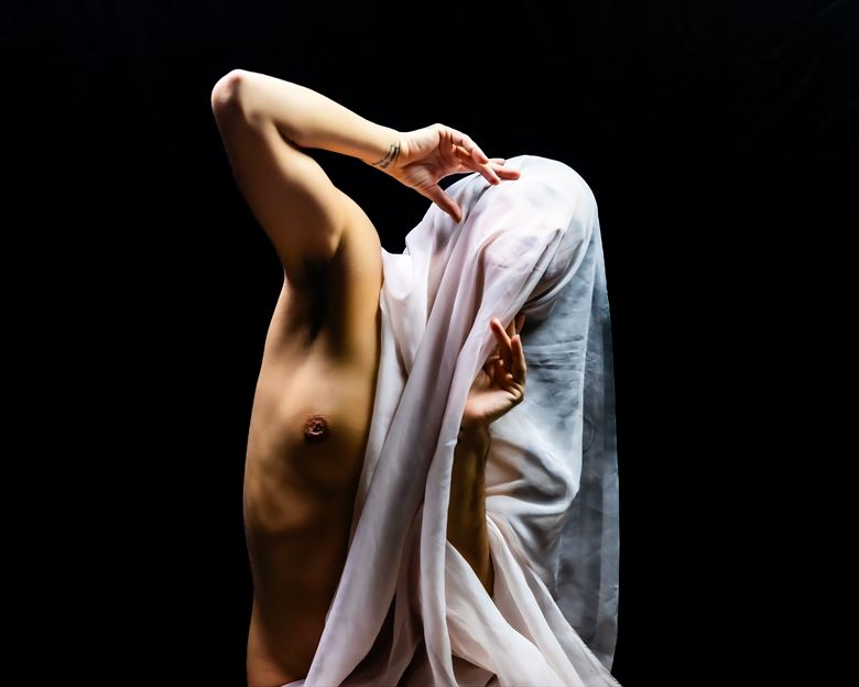 artistic nude studio lighting photo by photographer chris watts