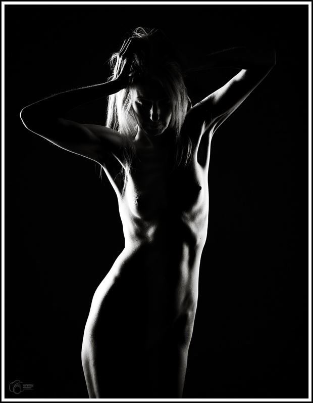 artistic nude studio lighting photo by photographer chriswoodman_photo