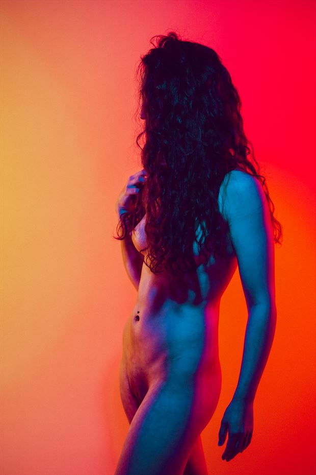 artistic nude studio lighting photo by photographer colin pittman