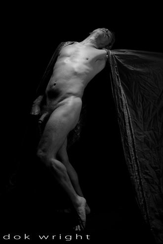artistic nude studio lighting photo by photographer dokwright