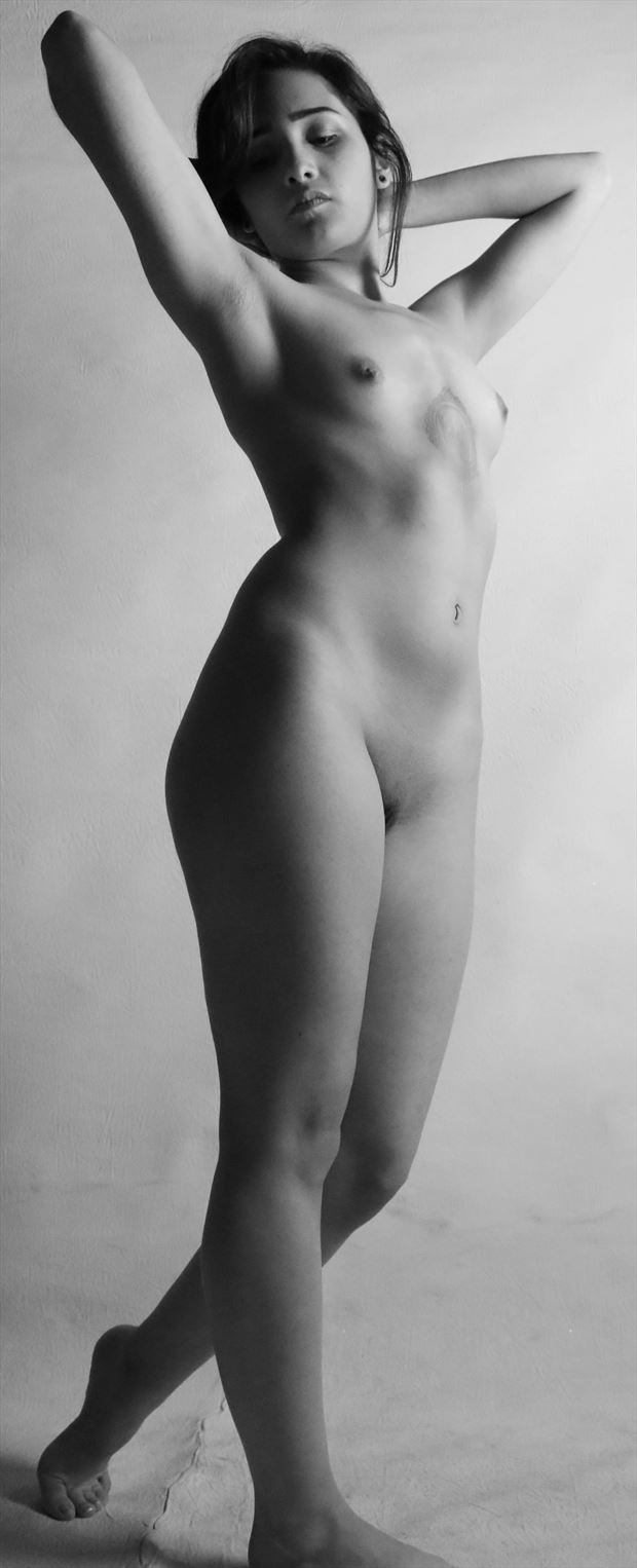 artistic nude studio lighting photo by photographer luis mario mucino