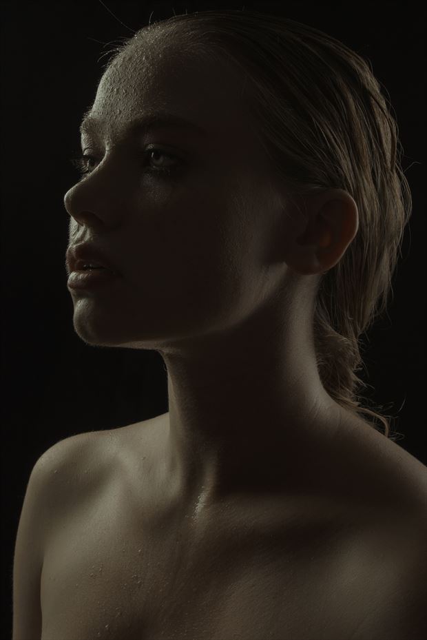 artistic nude studio lighting photo by photographer luj%C3%A9an burger