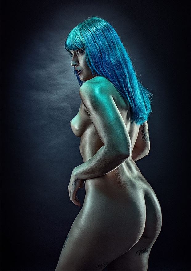 artistic nude studio lighting photo by photographer pinturero