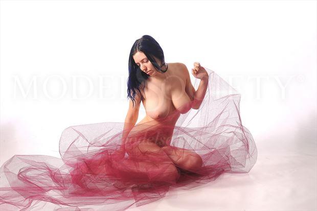 artistic nude studio lighting photo by photographer ray valentine