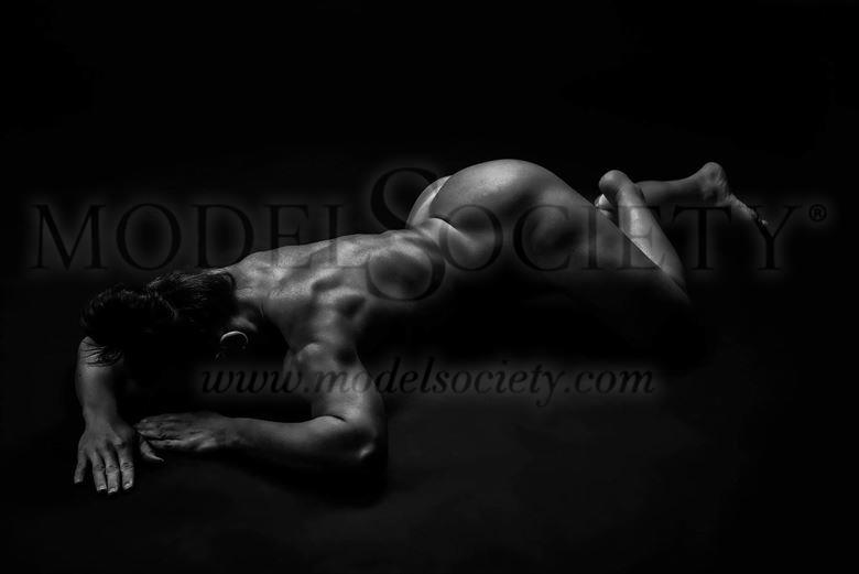 artistic nude studio lighting photo by photographer saga