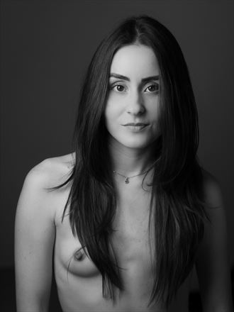 artistic nude studio lighting photo by photographer victor cerpa