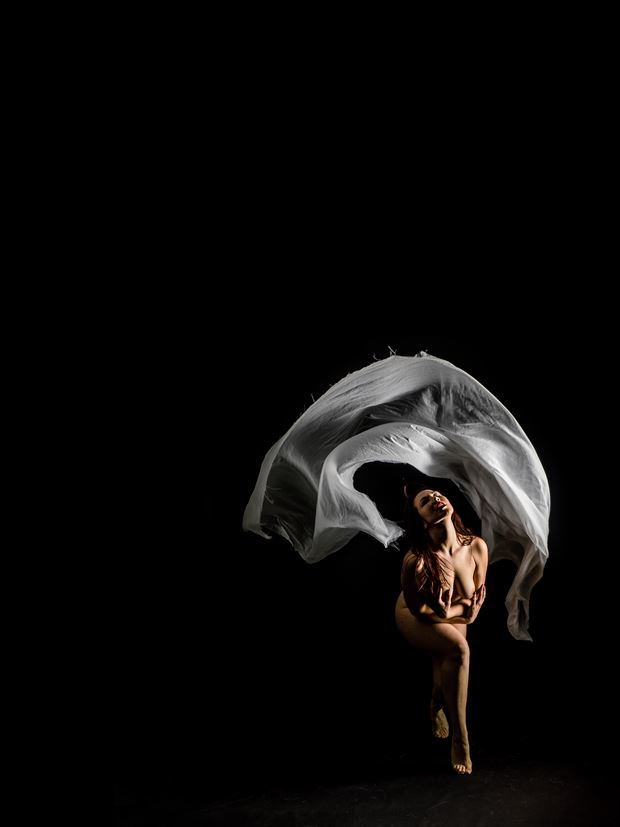 artistic nude studio lighting photo by photographer yevette hendler