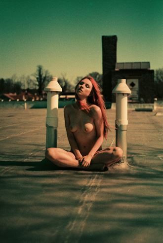 astrid germantown rooftop artistic nude photo by photographer instant septabus