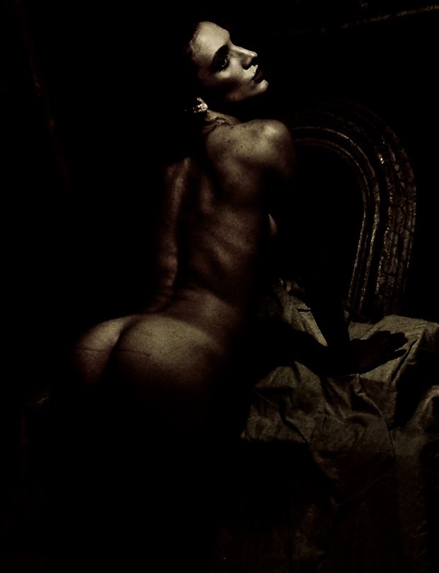 at prayer artistic nude photo by photographer richinw