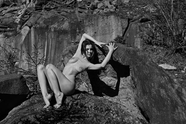 at the rocks artistic nude artwork by artist kuti zolt%C3%A1n hermann
