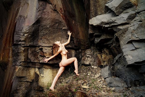 at the rocks color artistic nude artwork by artist kuti zolt%C3%A1n hermann