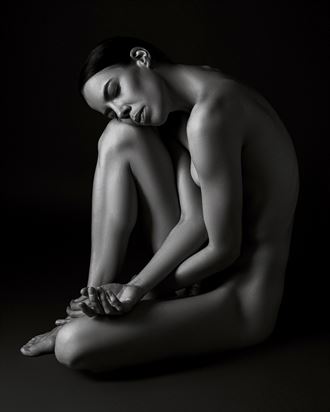 au repose artistic nude photo by photographer doug ross