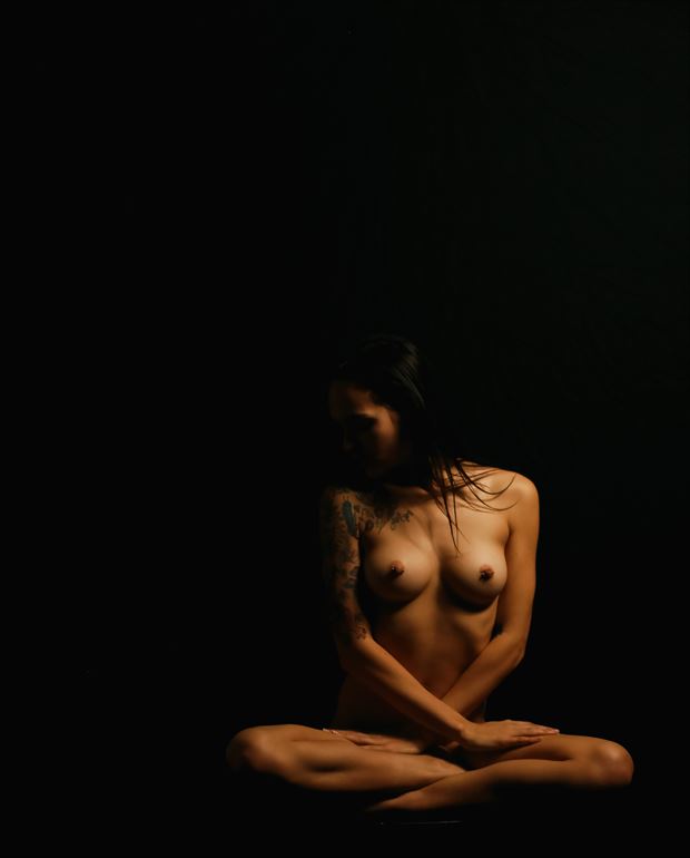 ayeonna artistic nude photo by photographer chris gursky