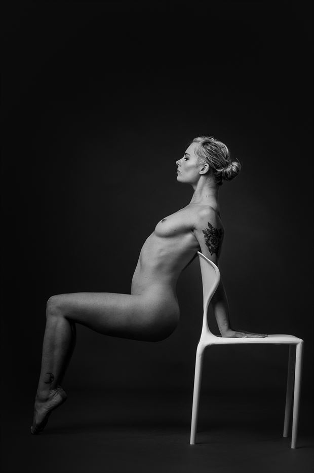 balance artistic nude photo by photographer mskeetphoto