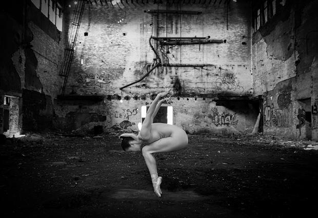 balance artistic nude photo by photographer pheonix