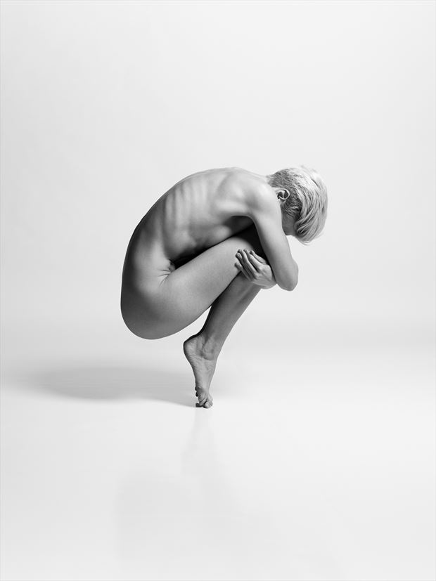 balance sensual photo by photographer andste